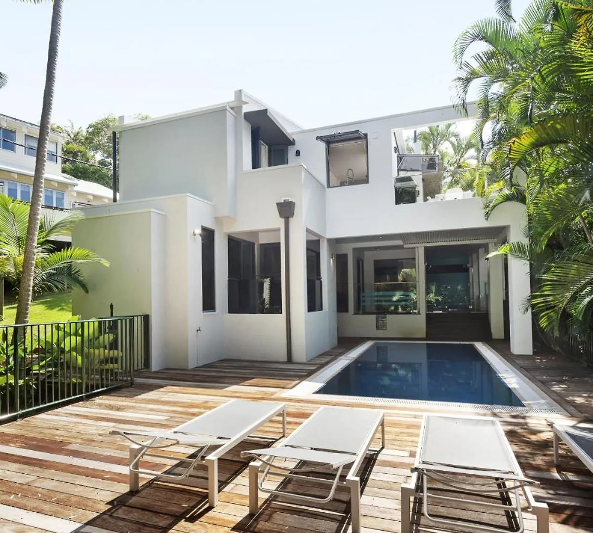Tropical Retreat With Tranquil Private Pool Villa Noosa Heads Holiday home